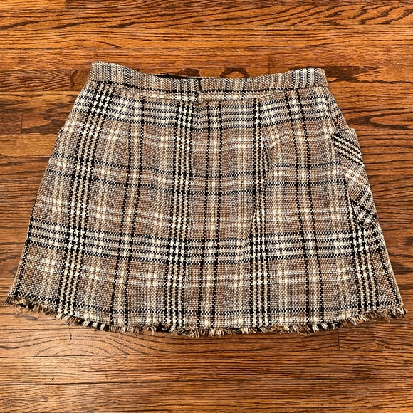 Zara Tweed Mini Skirt with Gold Button Detail - Picture 5 of 5